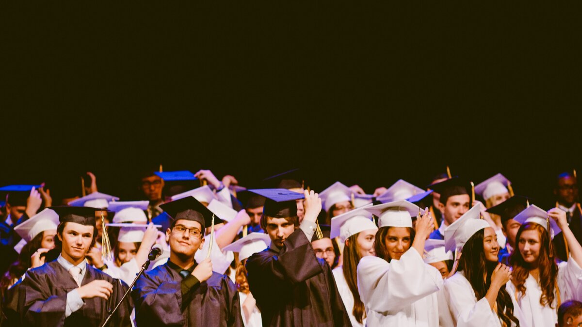 https://unsplash.com/photos/RIcMwDLk1wo