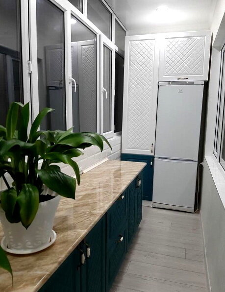 Вот такая получилась кухня на лоджии - красиво, но незаконно.  Источник фото vk.com/wall-90730773_398941?z=photo-90730773_457314005%2Fwall-90730773_398941