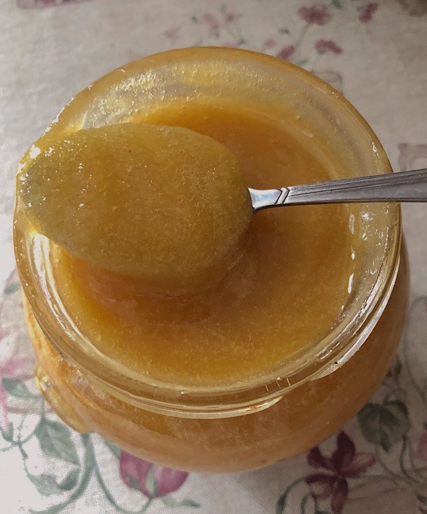 Засахарившийся мёд из плюща. Фото из личного архива
