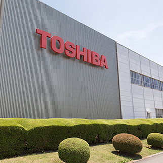 В основе теста лежит выявление типов и концентрации малых некодирующих молекул РНК - именно они выделяют в кровь раковые клетки. Таким способом может быть обнаружено всего 13 видов онкологии даже на самых ранних стадиях. Анализ покажет, есть ли у пациента рак желудка, пищевода, поджелудочной железы, кишечника, груди, печени, мочевого пузыря и других органов. В компании надеются, что через несколько лет после завершения всех необходимых испытаний этот метод будет применяться повсеместно, передает ТАСС.
Сайт kp.ru писал, что российские врачи недавно также предложили свой метод выявления онкологических заболеваний. Все, что для этого нужно - подышать на спящую крысу в специальной коробке.