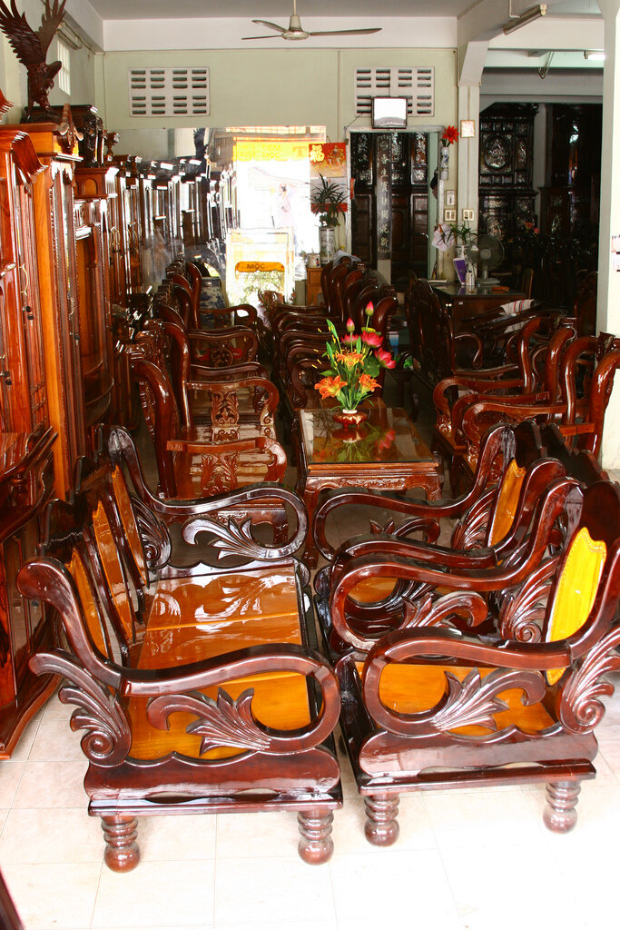 Кресла и троны | Купить деревянное кресло под старину из массива