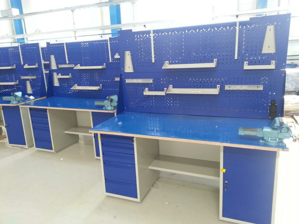 Верстак для гаража