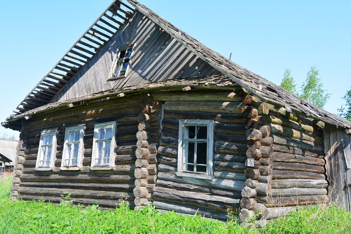 На развалинах заброшенного дома нашли старинные глиняные горшочки и  подстаканник | Тверская - вот она какая | Дзен