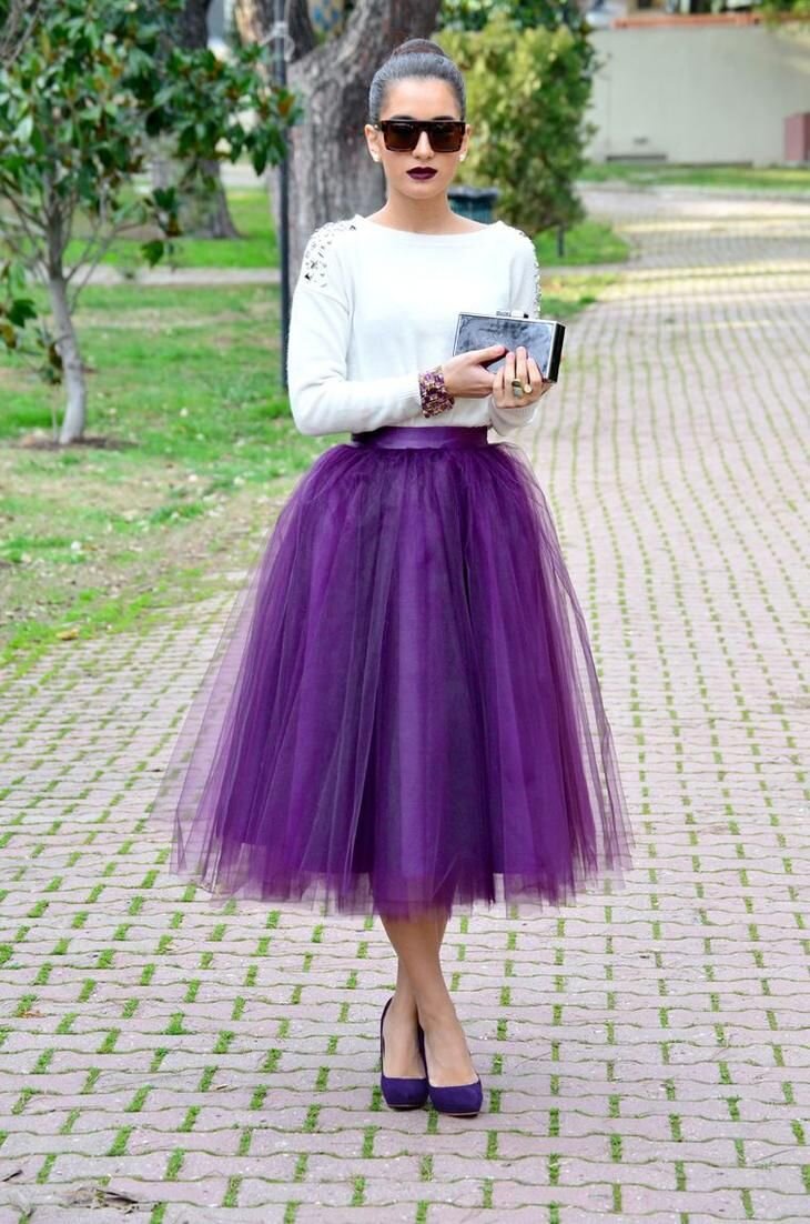 С чем носить фиолетовую юбку