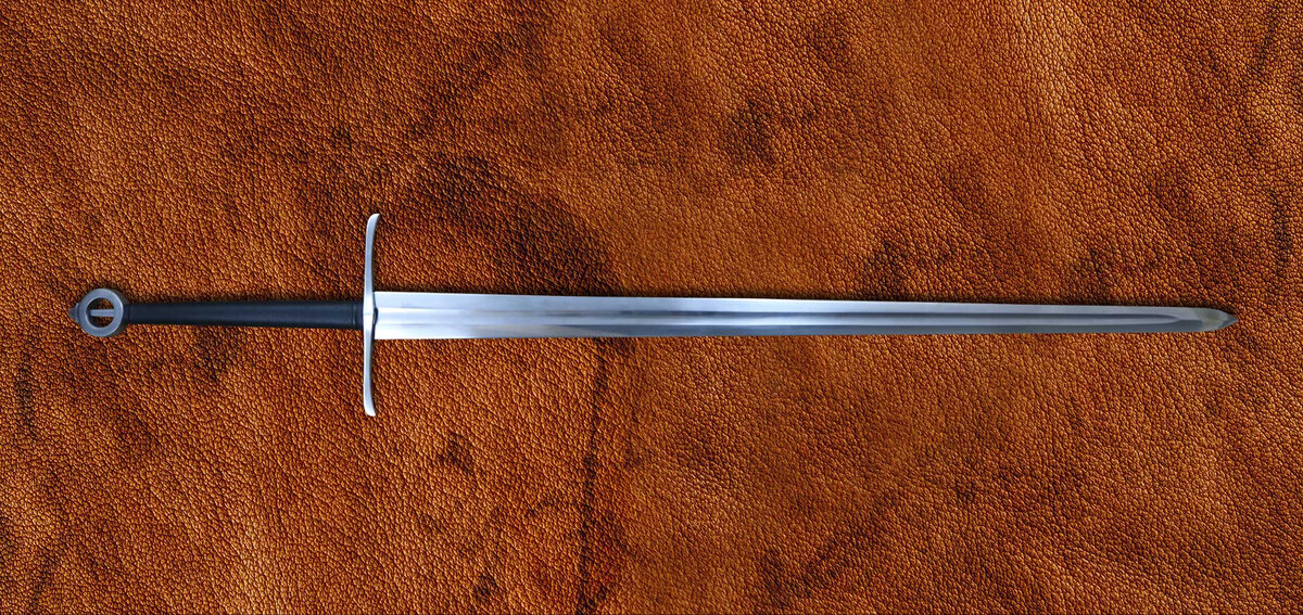 Современная реплика на основе описания Каладболга и ирландских двуручников (www.darksword-armory.com).