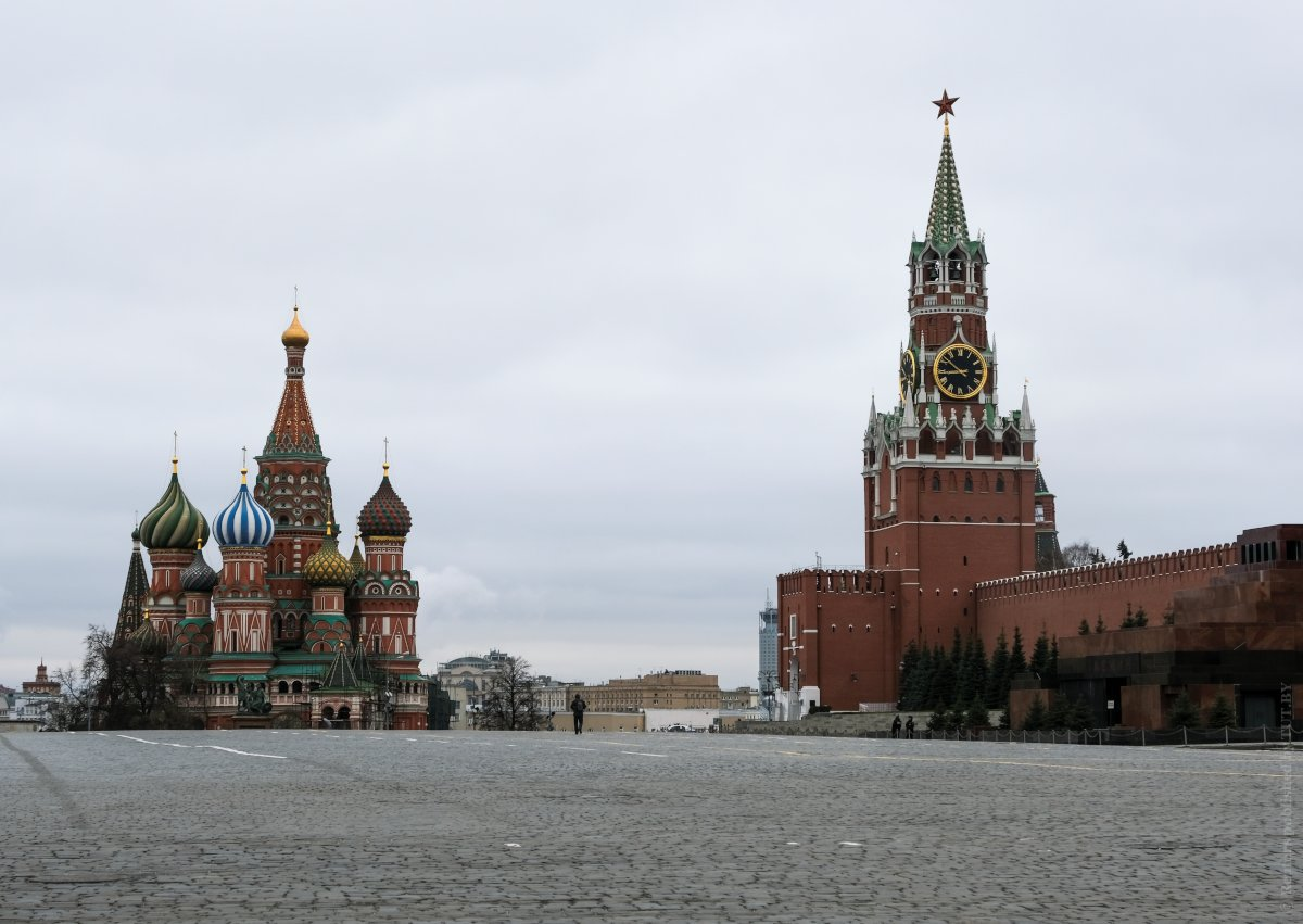 Государство не борется с эпидемией - плохо. Власти перекрыли город, чтобы бороться с эпидемией - опять плохо. Бывает ли вам хорошо? 