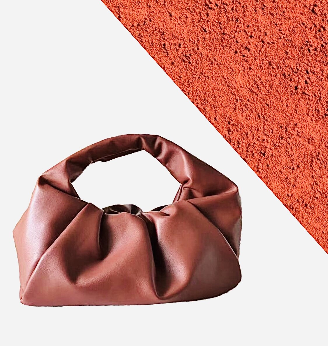 Популярная в этом сезоне Bottega Veneta Pouch