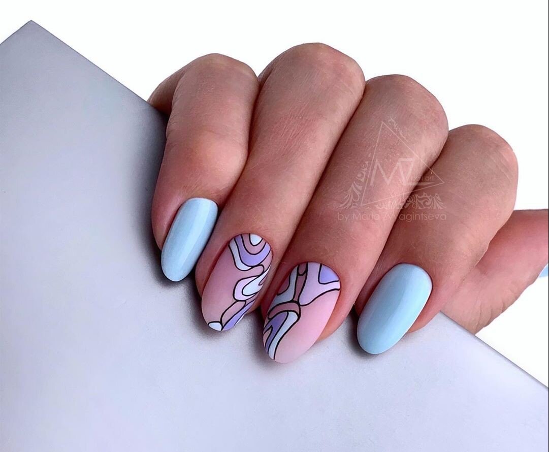 Вы остались без любимого мастера по маникюру? Да и показывать ухоженные ноготки в режиме карантин особо не кому. Не переживайте, у вас еще будет шанс блеснуть. А пока пройдемся по актуальным трендам в маникюре 2020 года. Лето впереди!