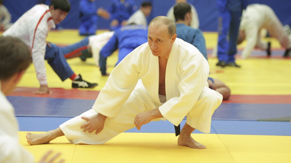 Источник: https://www.itv.com/news/update/2014-07-30/putins-judo-partner-among-russians-hit-by-sanctions/