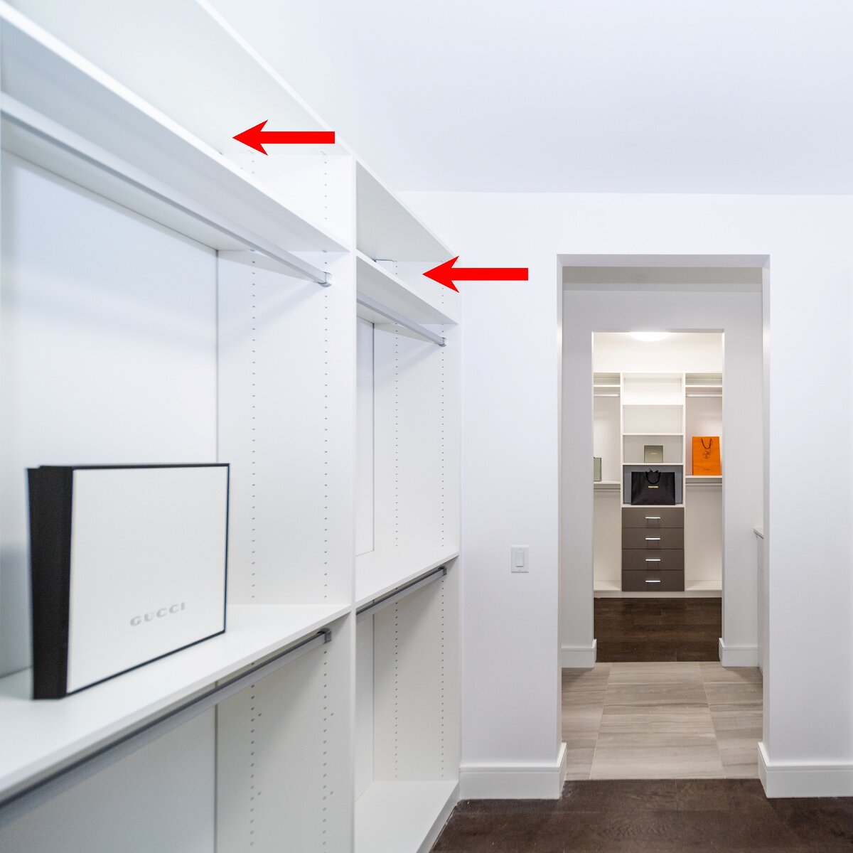 Photo by Random Sky on Unsplash. Верхние полки шкафа/гардеробной