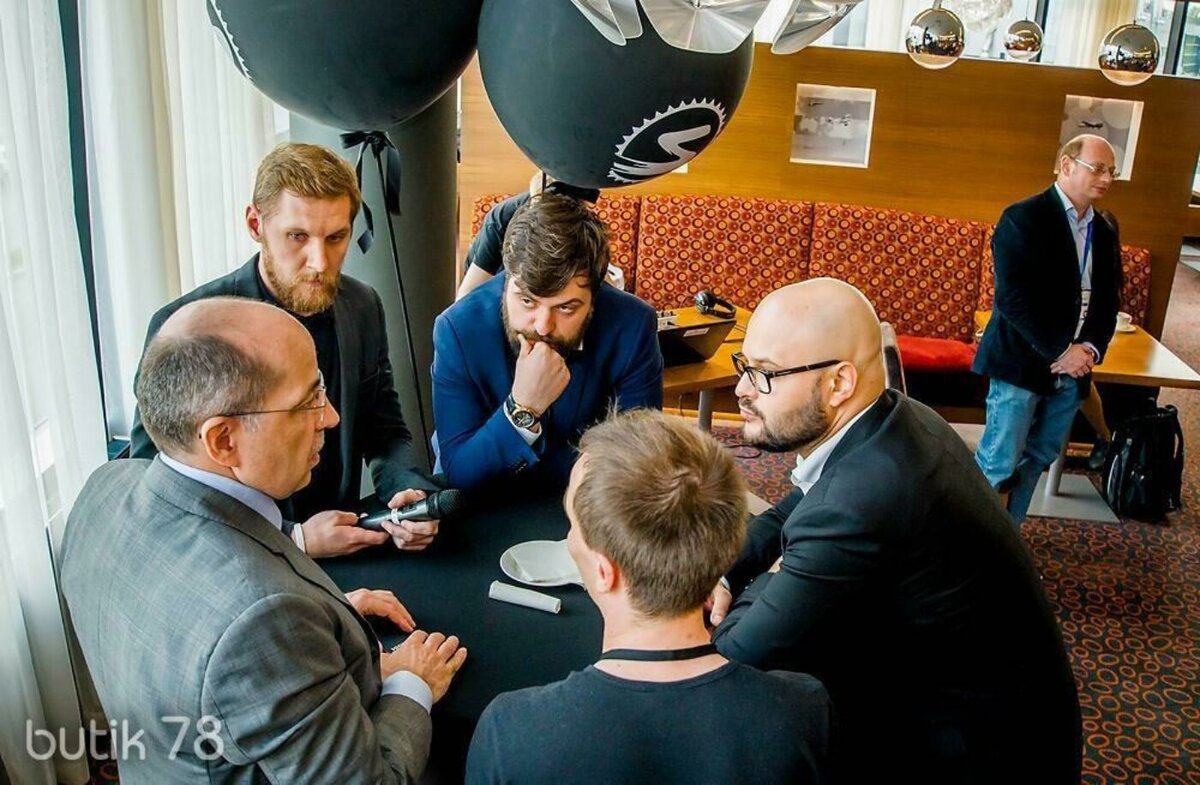 Подготовка к дебатам: Игорь Манн (МИФ, "Сила ума"), Илья Балахнин ( Paper Planes, IABC), Александр Левитас (эксперт по партизанскому маркетингу), Никита Непряхин (бизнес-тренер), Сергей Гаврилов (Be Smart)