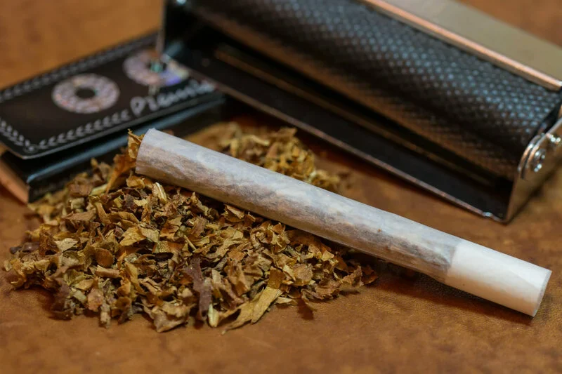 самый проверенный временем, на мой взгляд набор: железная машинка-бумага OCB Premium и фильтр