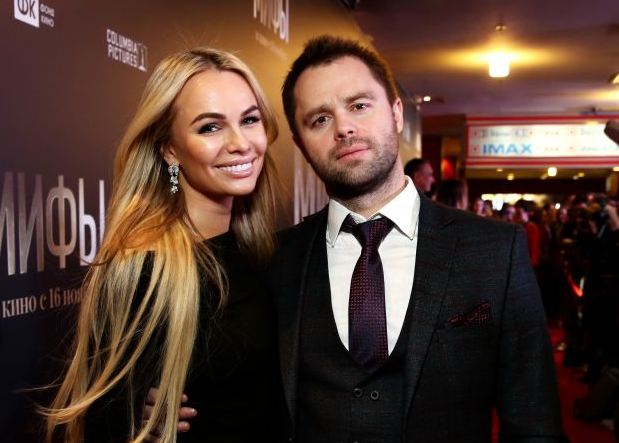 Гогунский и ирина маирко. Ирина маирко жена гогунского. Гогунский и ирина маирко. Жена виталия гогунского. Виталий гогунский с женой ириной маирко.