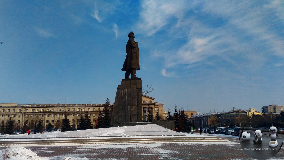 Площадь революции памятник ленина. Памятник Владимиру Ильичу Ленину, Красноярск. Площадь революции Красноярск. Памятник Ленину в Красноярске на площади революции. Площадь революции Красноярск зима.