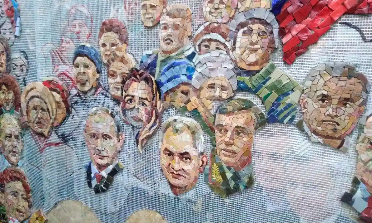 Незаконченная мозаика с изображением Владимира Путина и других высокопоставленных российских чиновников. Фотография: MBH media-поставляется