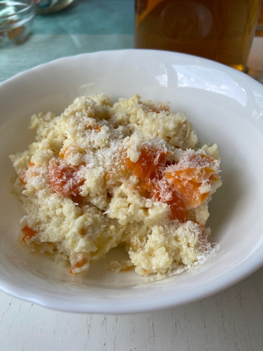Пшенная каша с тыквой, яйцом и кокосовой стружкой 