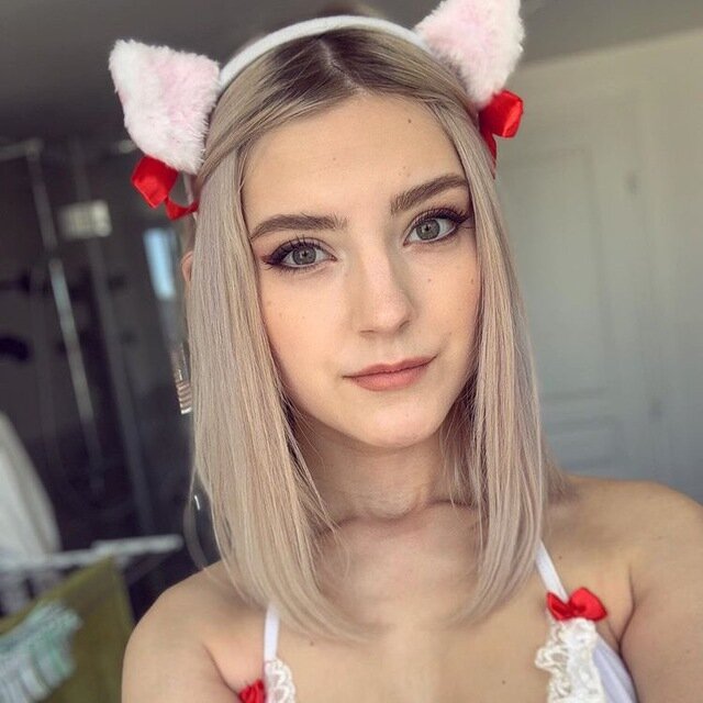 Красотка 🌷Eva Elfie🌷. Фотографии из открытых источников