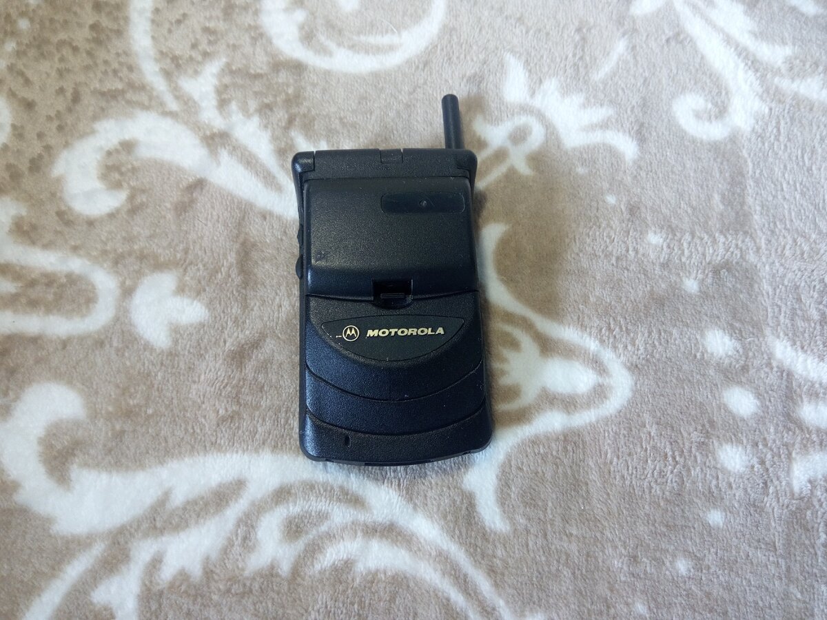 Моя коллекция телефонов Motorola 90-х годов | GaragеПлюс | Дзен