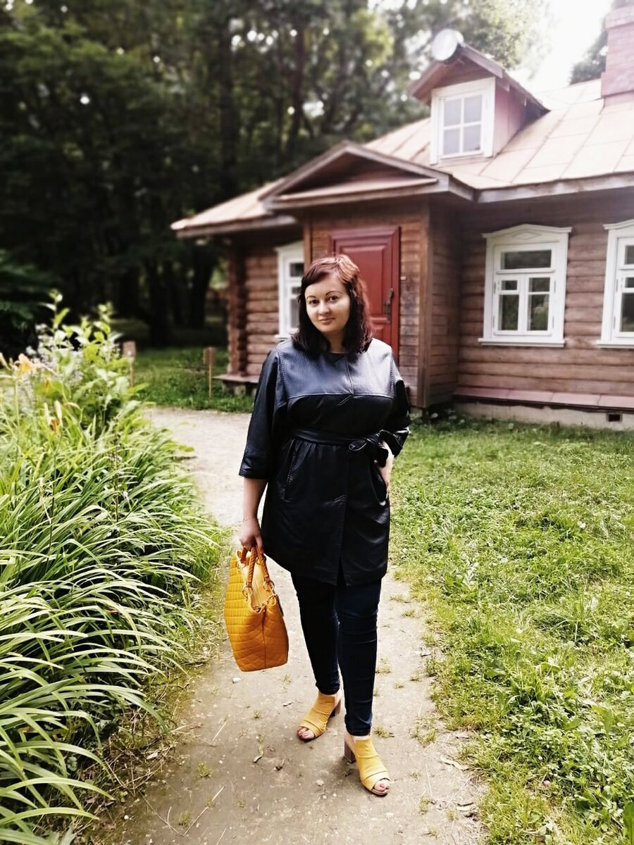 Усадьба "Мелихово". Лучше гулять, чем орать. То есть, слушать, конечно. (Фото автора.) 