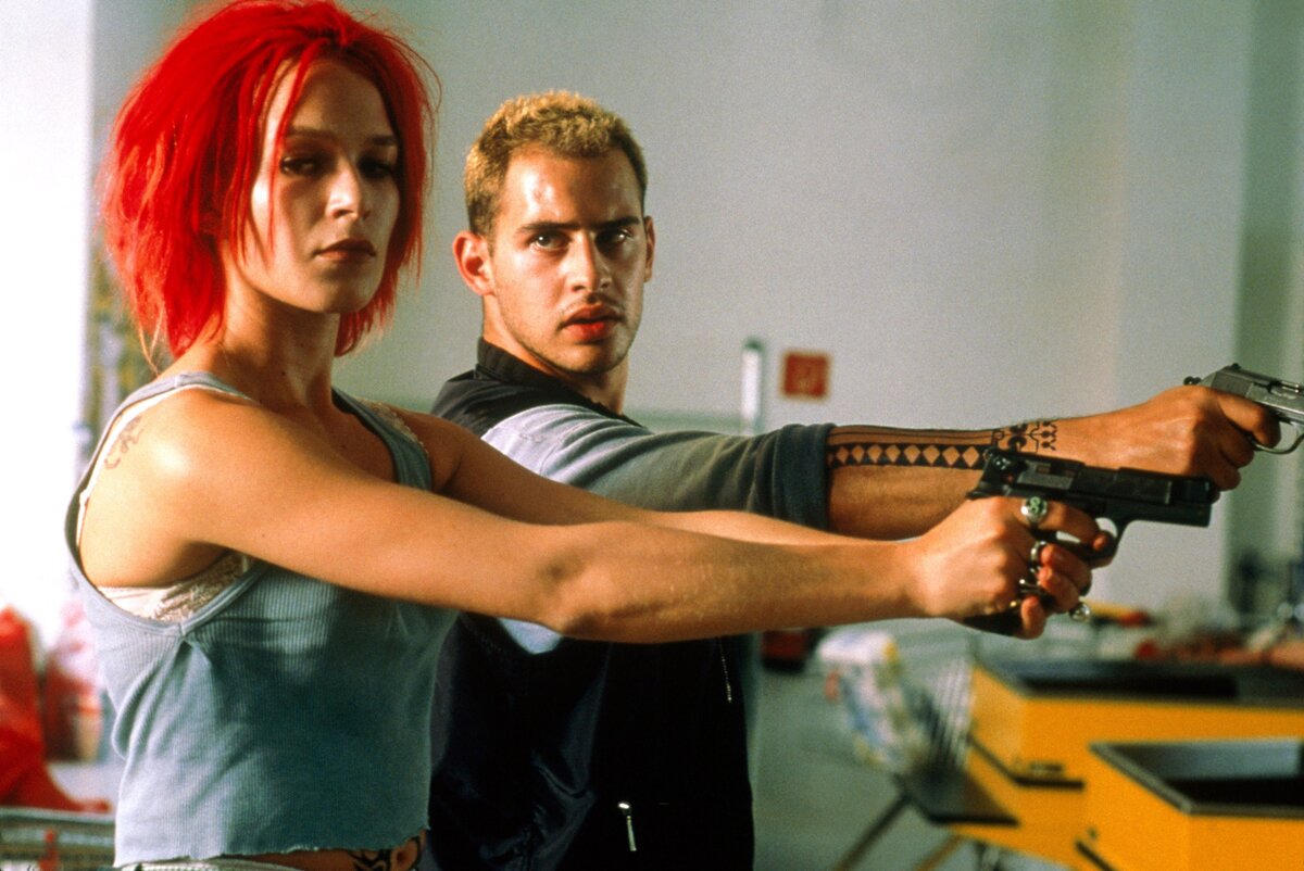 Кадр из фильма "Беги, Лола, беги", 1998 г.