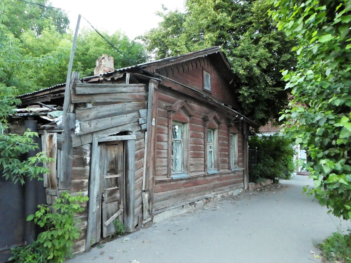 Домик рязань. Рязань деревянное зодчество улица Семинарская. Рязань ул Некрасова деревянный дом. Рязань старые дома. Старые деревянные дома Рязань.