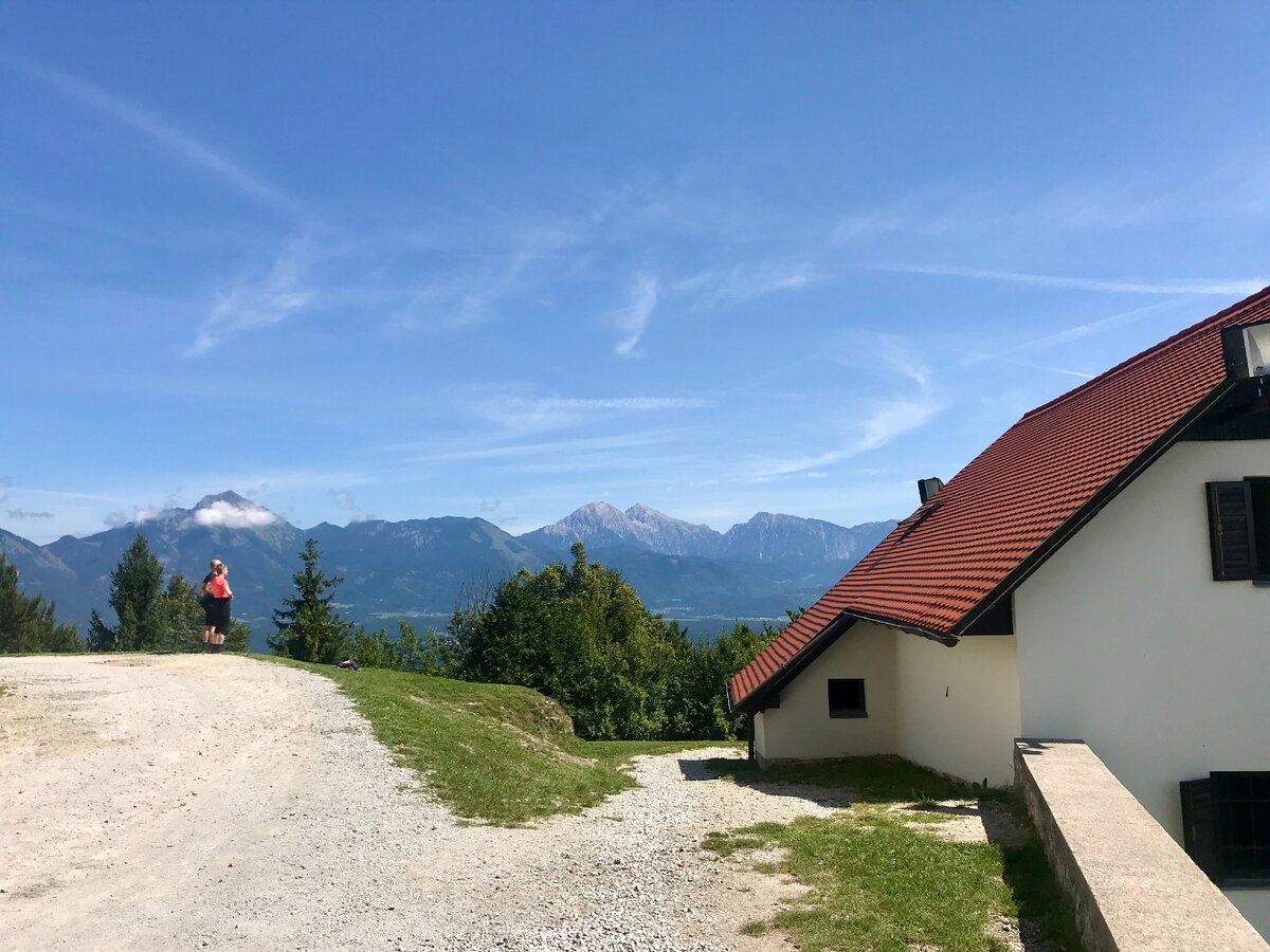 Свети Йошт, Словения