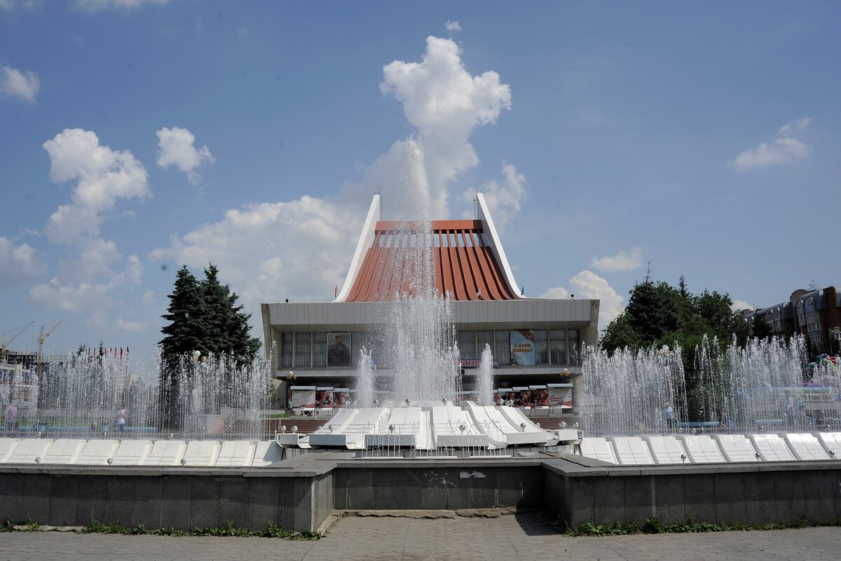 Омский музыкальный театр. Фото взято из открытых источников