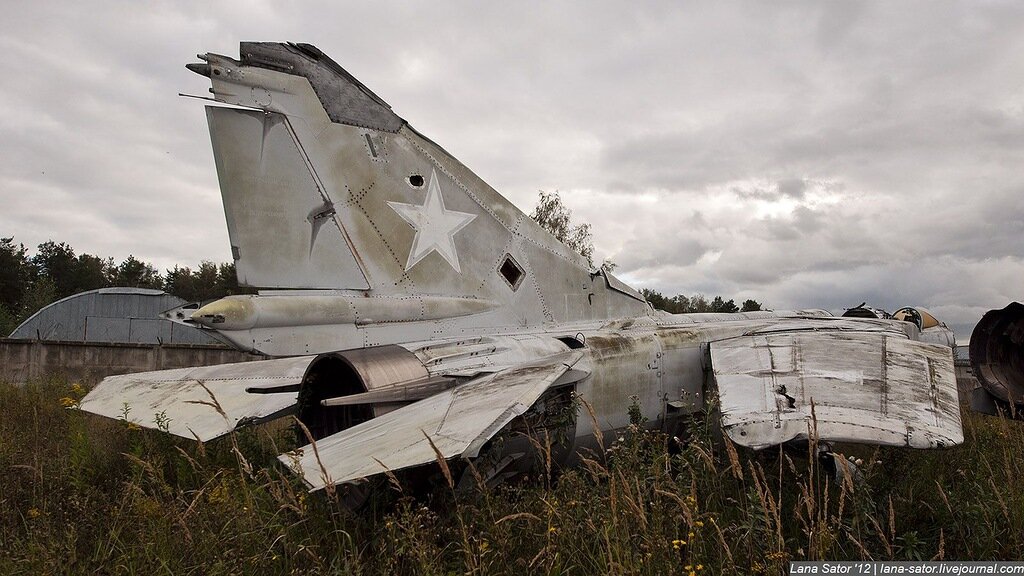 Фото ко времени и месту отношения не имеет - это кладбище самолетов в Монино, 2012 г. Источник: https://ic.pics.livejournal.com/lana_sator.