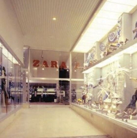 Первый магазин "  Zara" . Источник - Emaze.com