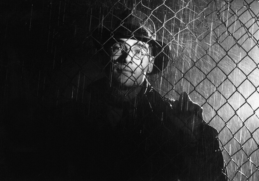 Главный герой фильма прибывает в послевоенную Германию