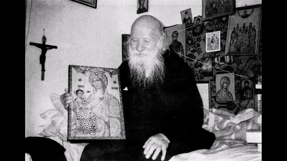 Исцеляющий старец. Ипполит халин рыльский монастырь. Старец илий ноздрин. Старец порфирий. Исцеляющий старец.