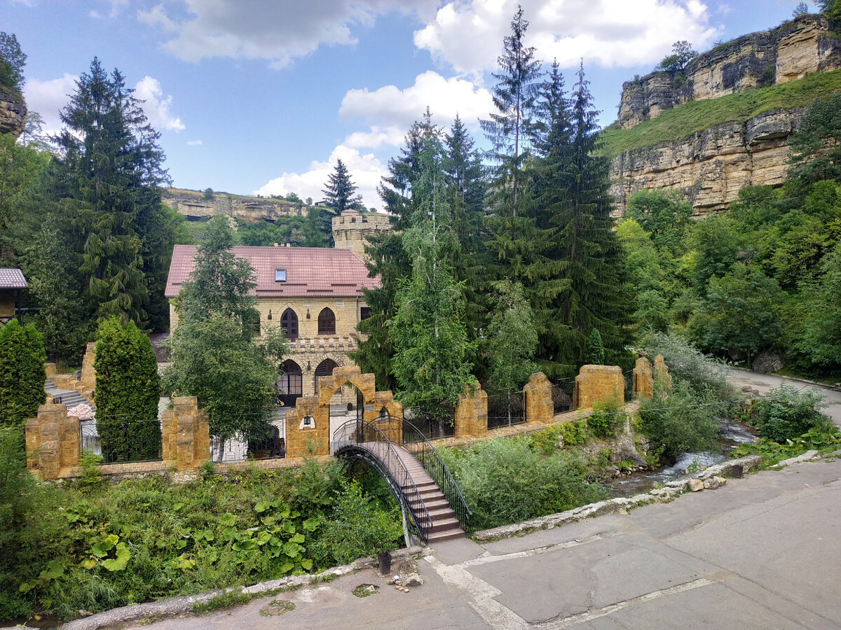 Ресторан, стилизованный под Замок