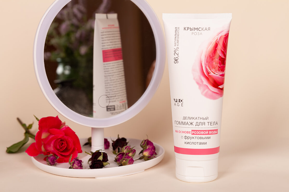 Деликатный гоммаж для тела на основе розовой воды с фруктовыми кислотами. Мягко удаляет омертвевшие клетки кожи и оказывает увлажняющий эффект.
