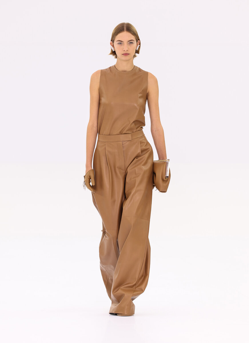     Fendi Couture осень-зима 2022/23