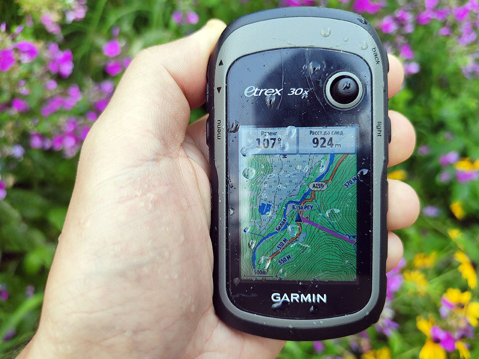 Гармин загрузки. GPS навигатор Garmin 296. Туристический навигатор. Навигатор Гармин на руку. Компас Гармин.