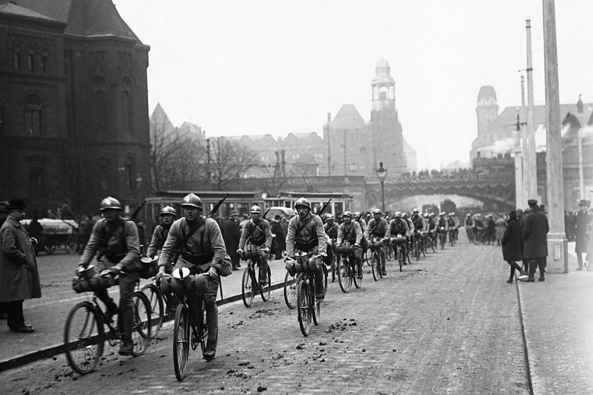 1916 оккупация. Оккупация Рейнской области 1923. 1923 Год оккупация Рейнской. Париж 1923 год. Французские войска в Рейнской области.