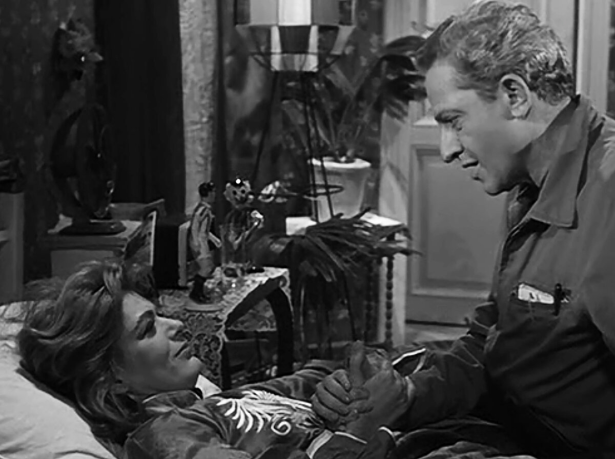 1960 г., United Artist Pictures, Греция. Романтическая комедия.
Режиссер Жюль Дассен.
Сценарий Жюль Дассен.
Продюсер Vassily Lambiris, Жюль Дассен.
Оператор Жак Натто. Композитор Манос Хадзидакис.
В главных ролях:  Мелина Меркури, Жюль Дассен.
