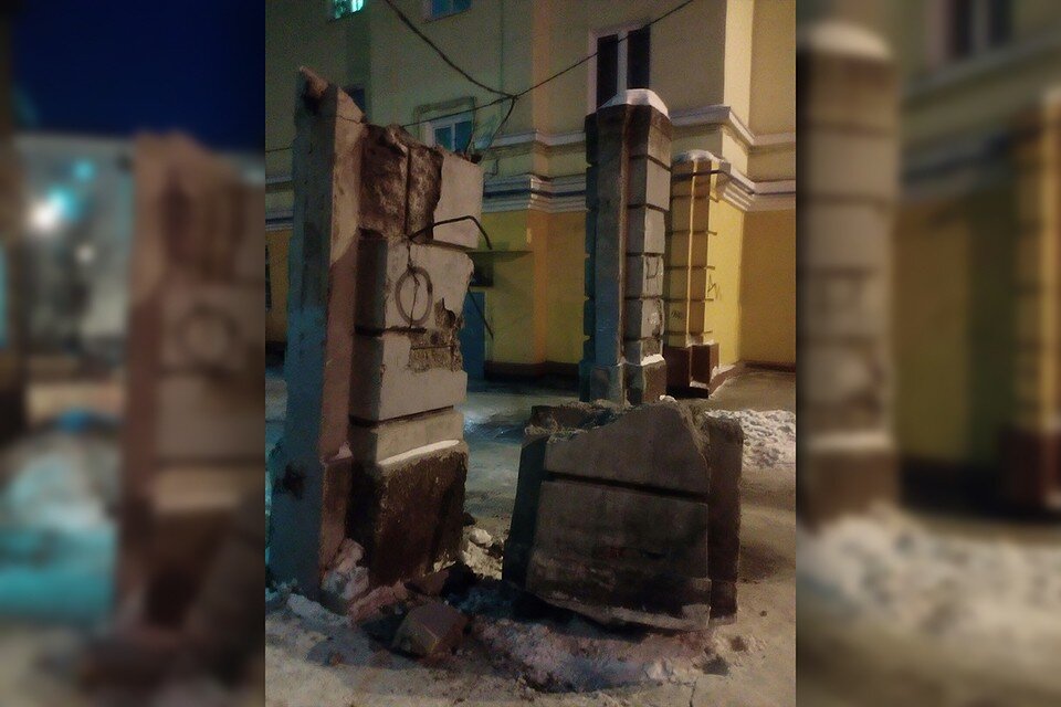     Арка давно находилась в плачевном состоянии. Фото: Василий Рябков