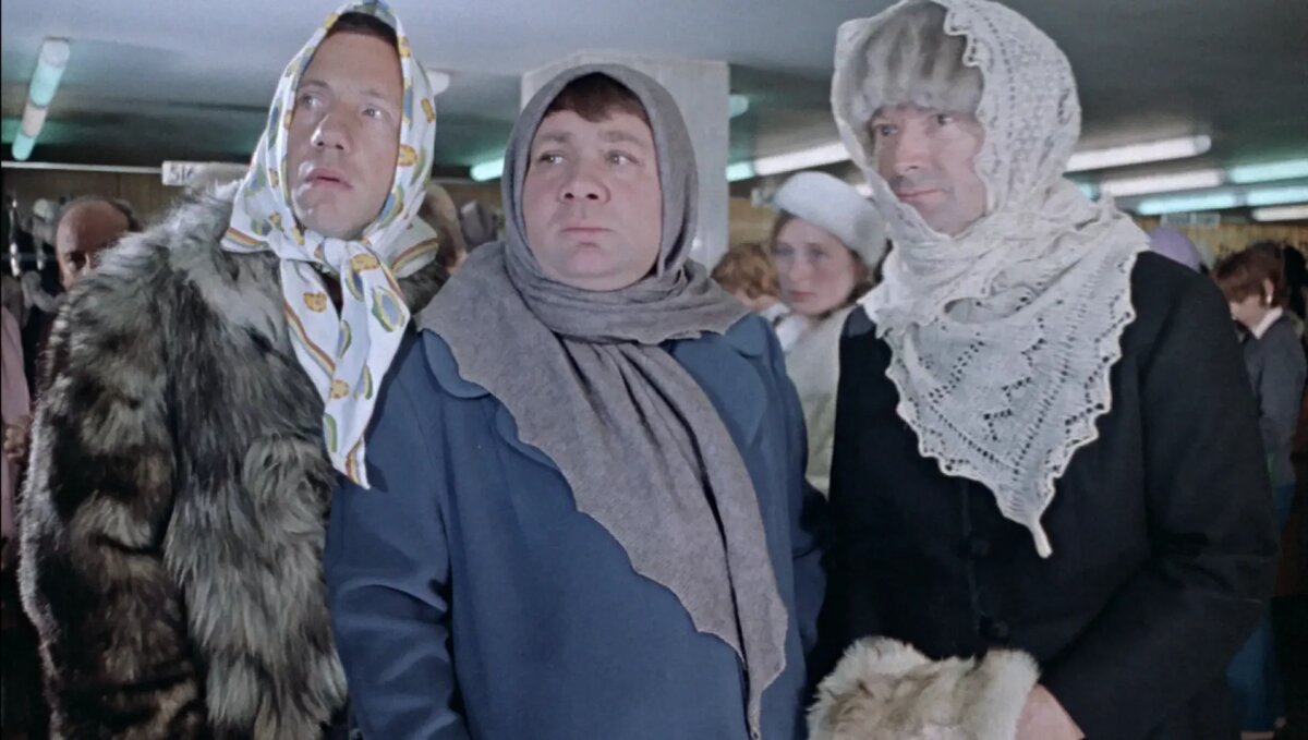13 декабря 1971 года на экраны кинотеатров вышла легендарная комедия «Джентльмены удачи» режиссера Александра Серого.-2