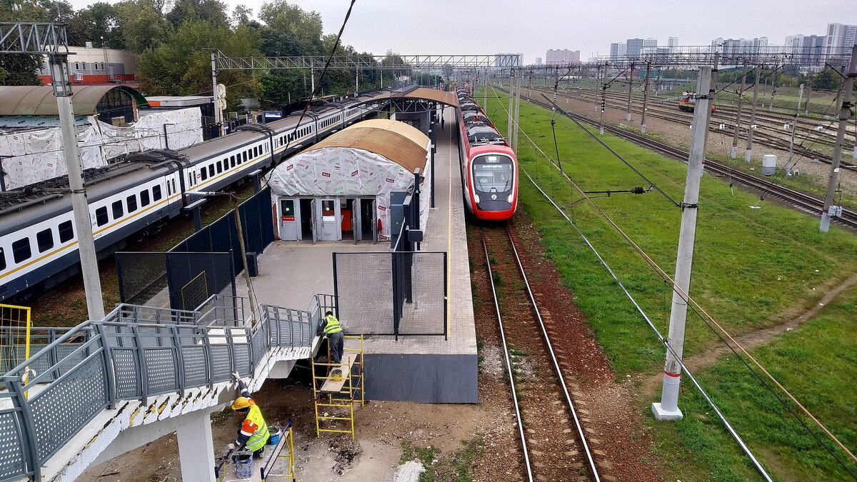 Вид на пл. в сторону Ипподрома (Раменское) в сентябре 2023 года, фото автора