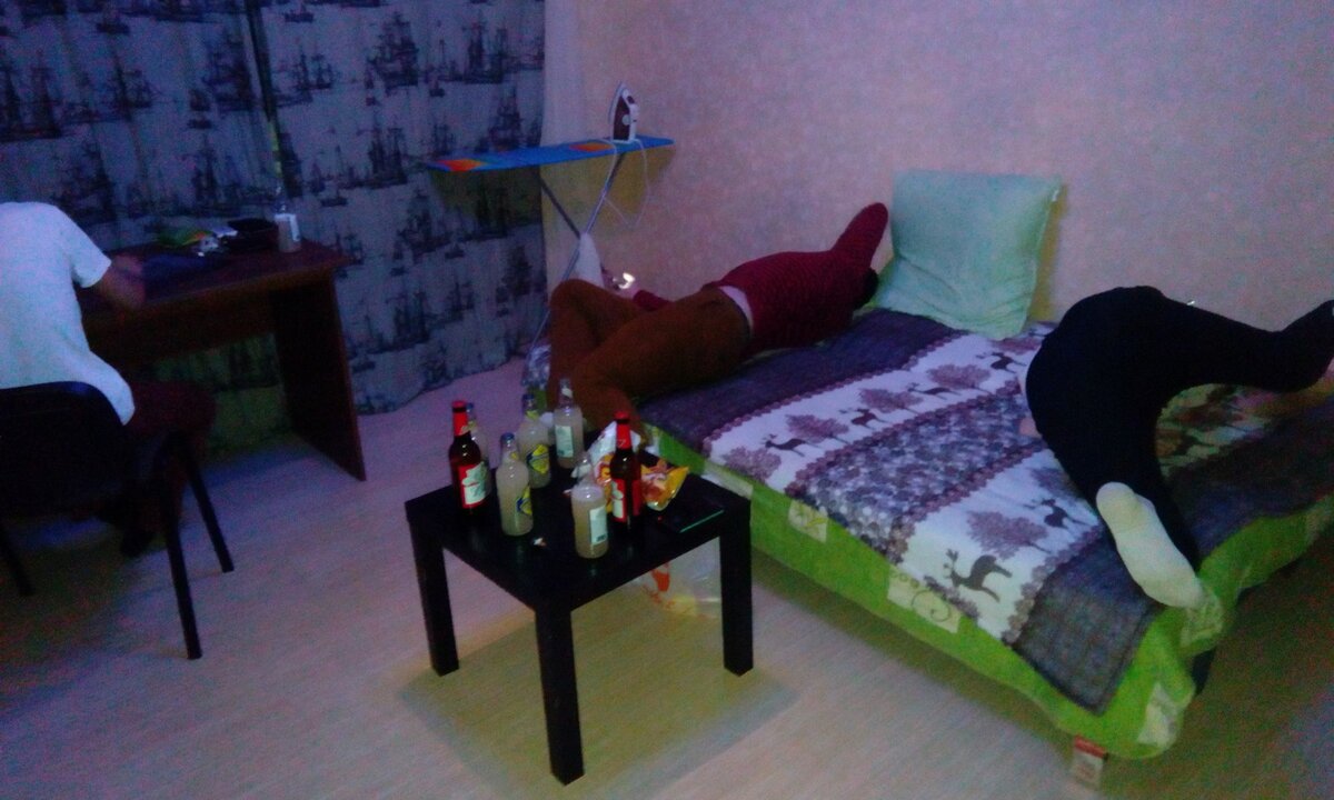 Первая туса на хате