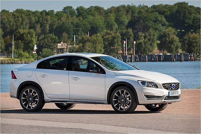 Файл:Volvo S60 Cross Country.jpg