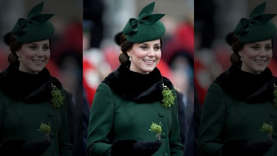  Это было праздничное утро для герцогини Кембриджской, которая выглядела царственной, как всегда, в изумрудном взгляде на параде Святого Патрика в западном Лондоне. 