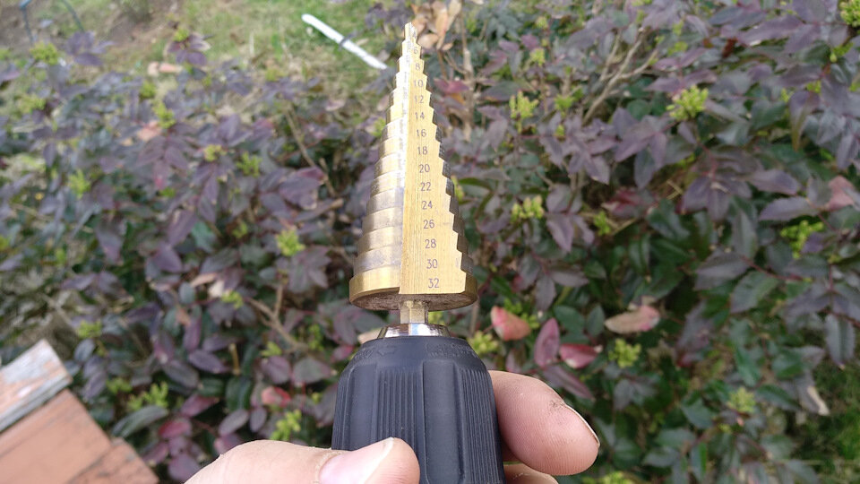 Этим замечательно сверлится 