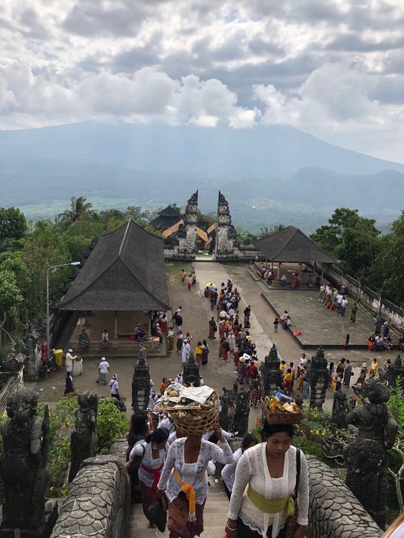                              Lempuyang Temple, вид на вулкан Агунг