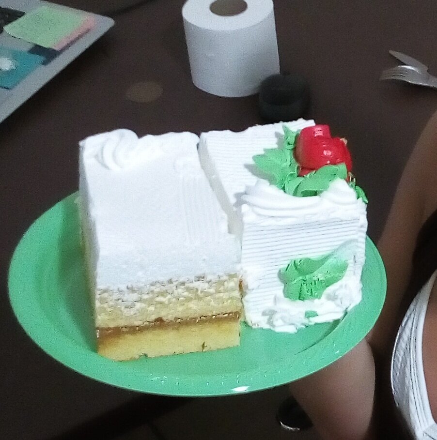 Это фото никарагуанского торта "Tres Leches", но разница только лишь в оформлении. Начинка идентична!