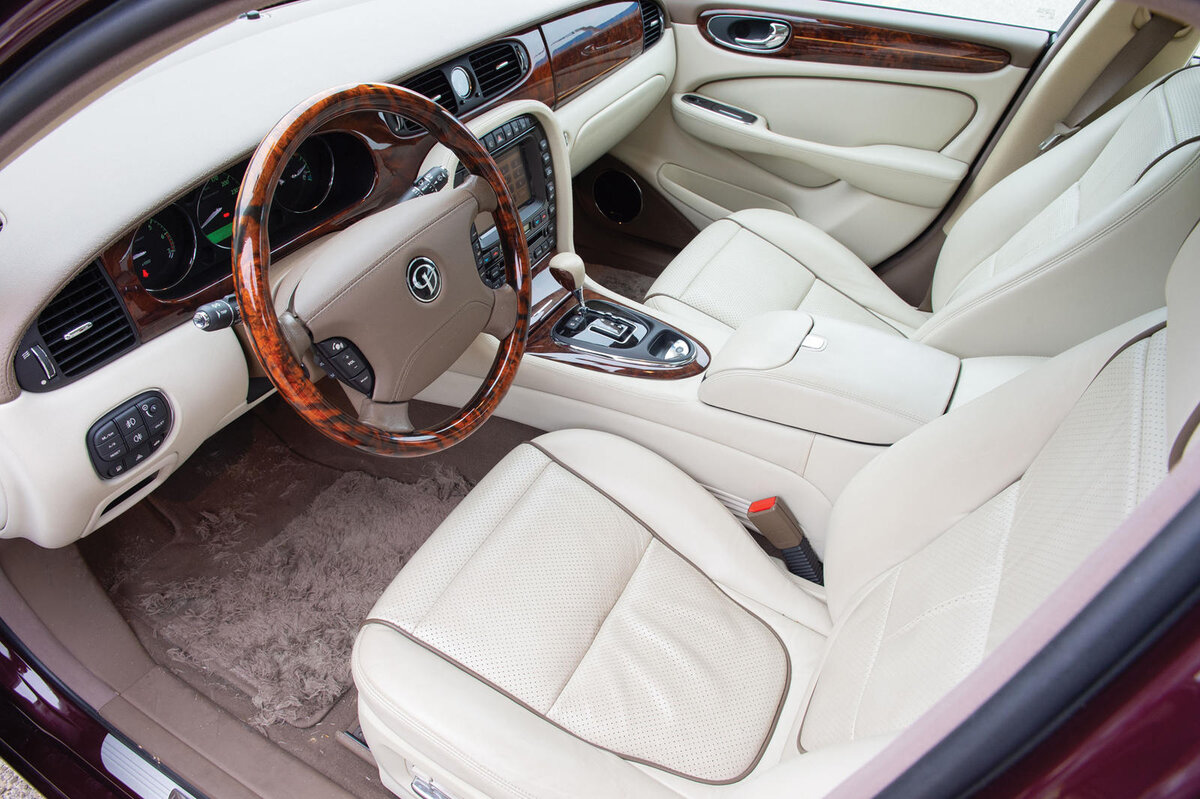 Jaguar XJ Wald