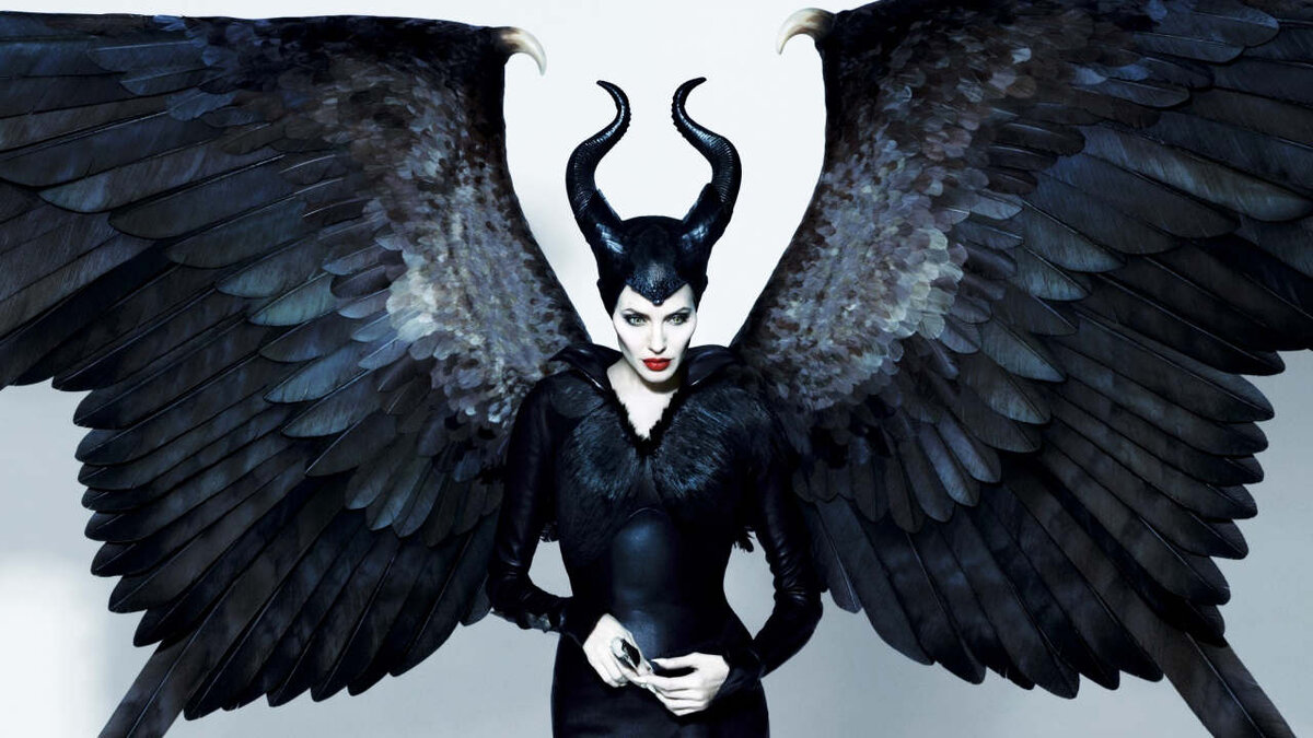 Фото: https://geekireland.com/wp-content/uploads/2017/09/Maleficent-Header-Angelina-Jolie.jpg