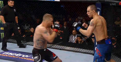 Джастин Гэйтжи vs Джеймс Вик.