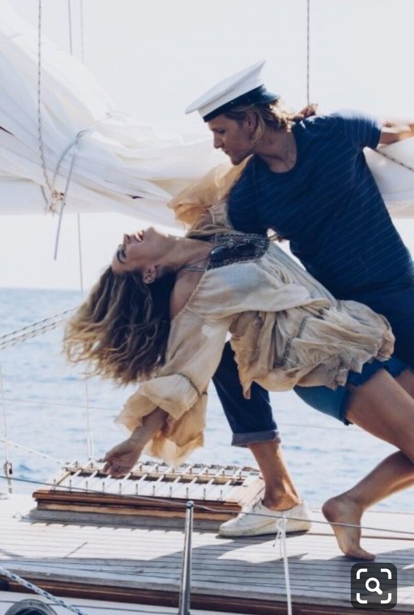 Главная героиня , согласись, что она притягивает